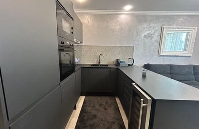 Vermietung luxuriöser 3-Zimmer-Apartments im Komplex Azur Premium, Varna, Bulgarien